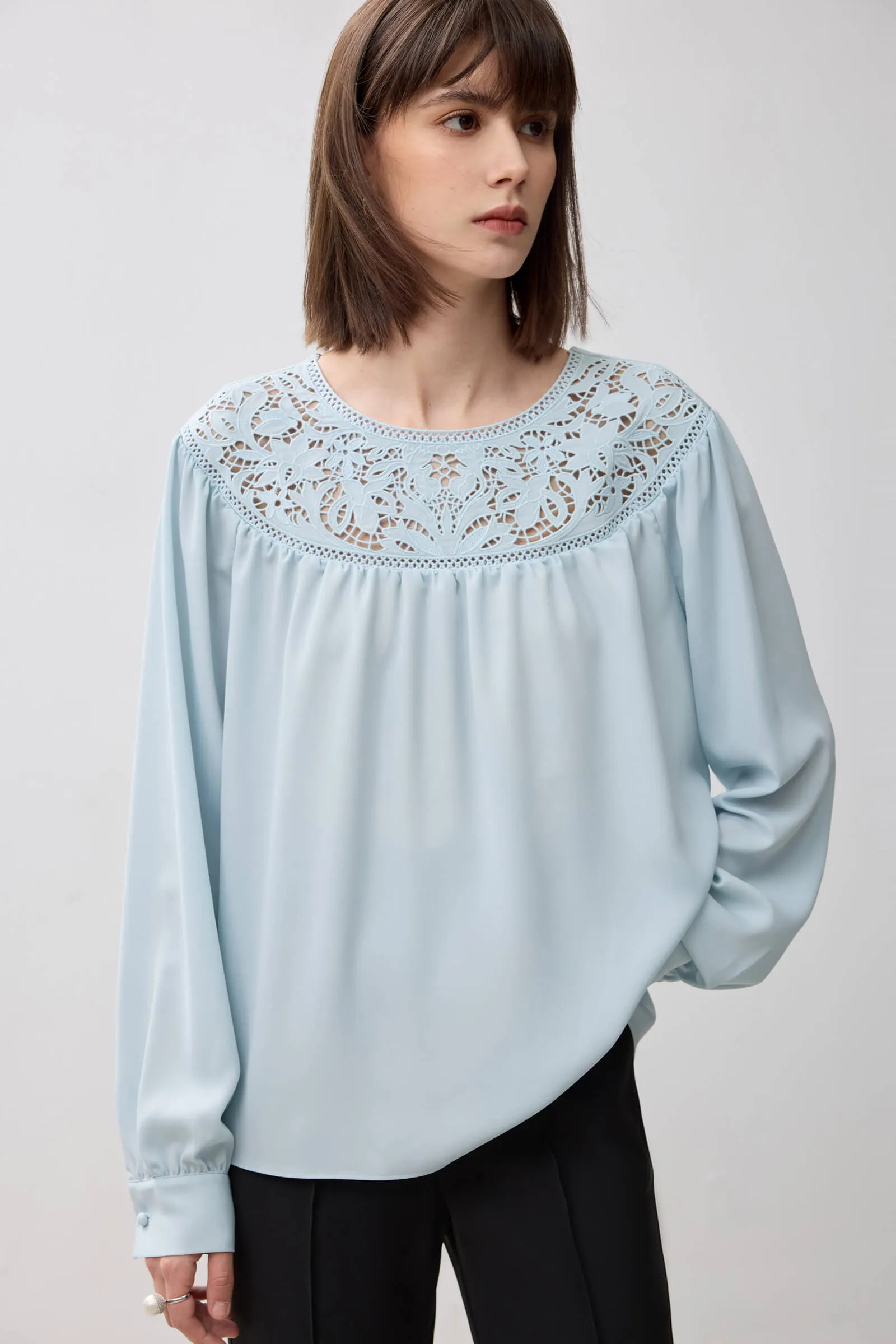 LILY Chic Lace Pullover