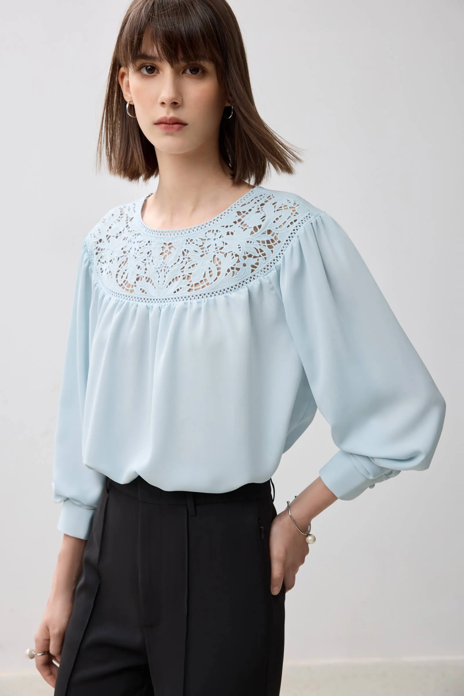 LILY Chic Lace Pullover