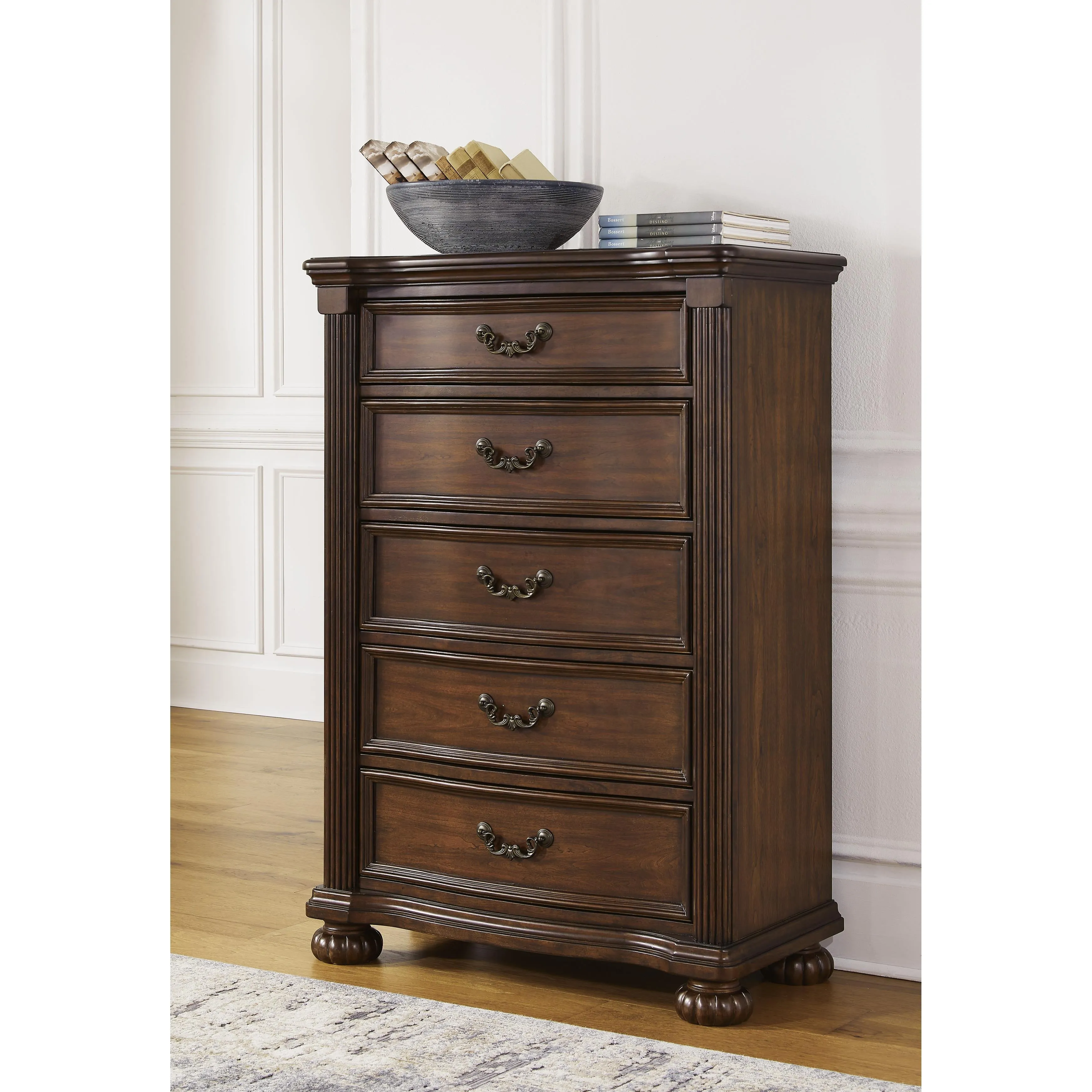 Signature Design by Ashley Lavinton 5-Drawer Chest B764-46