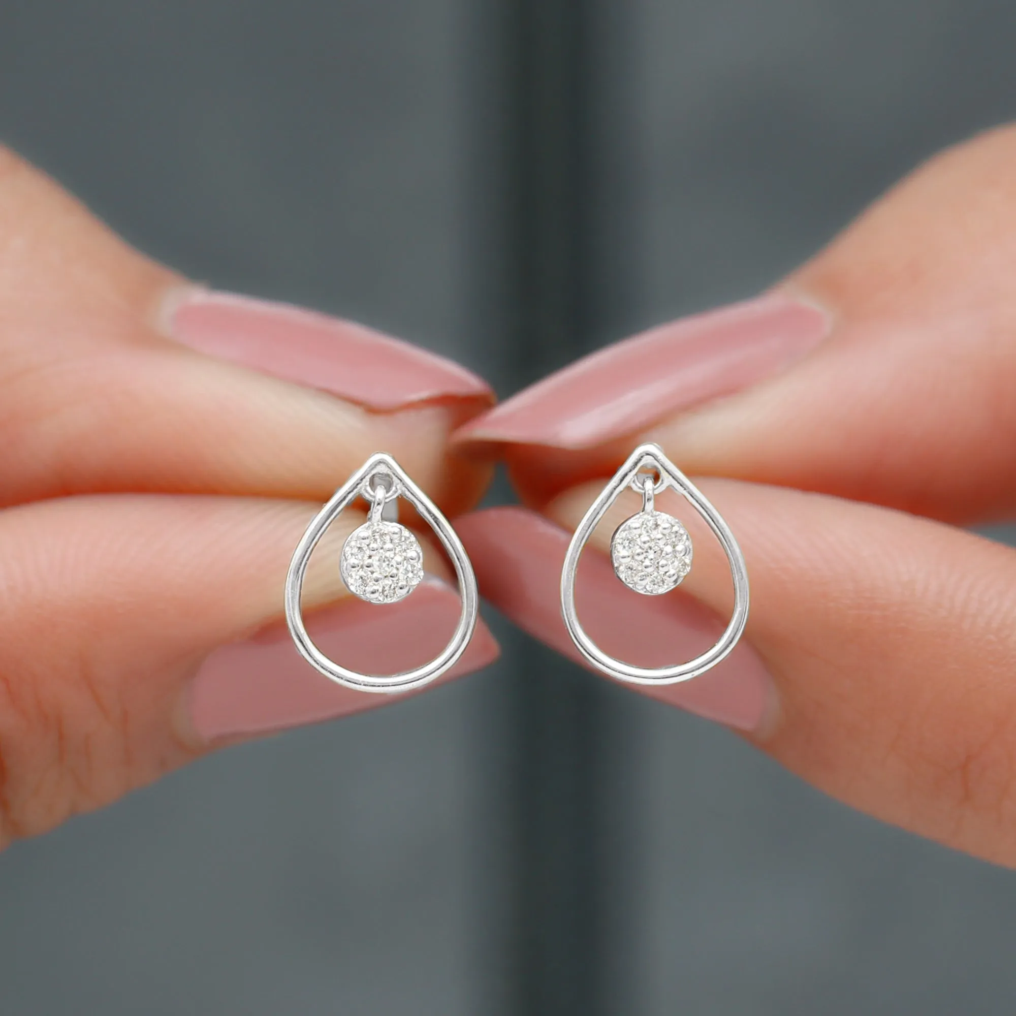 Simple Teardrop Stud Earrings with Diamond